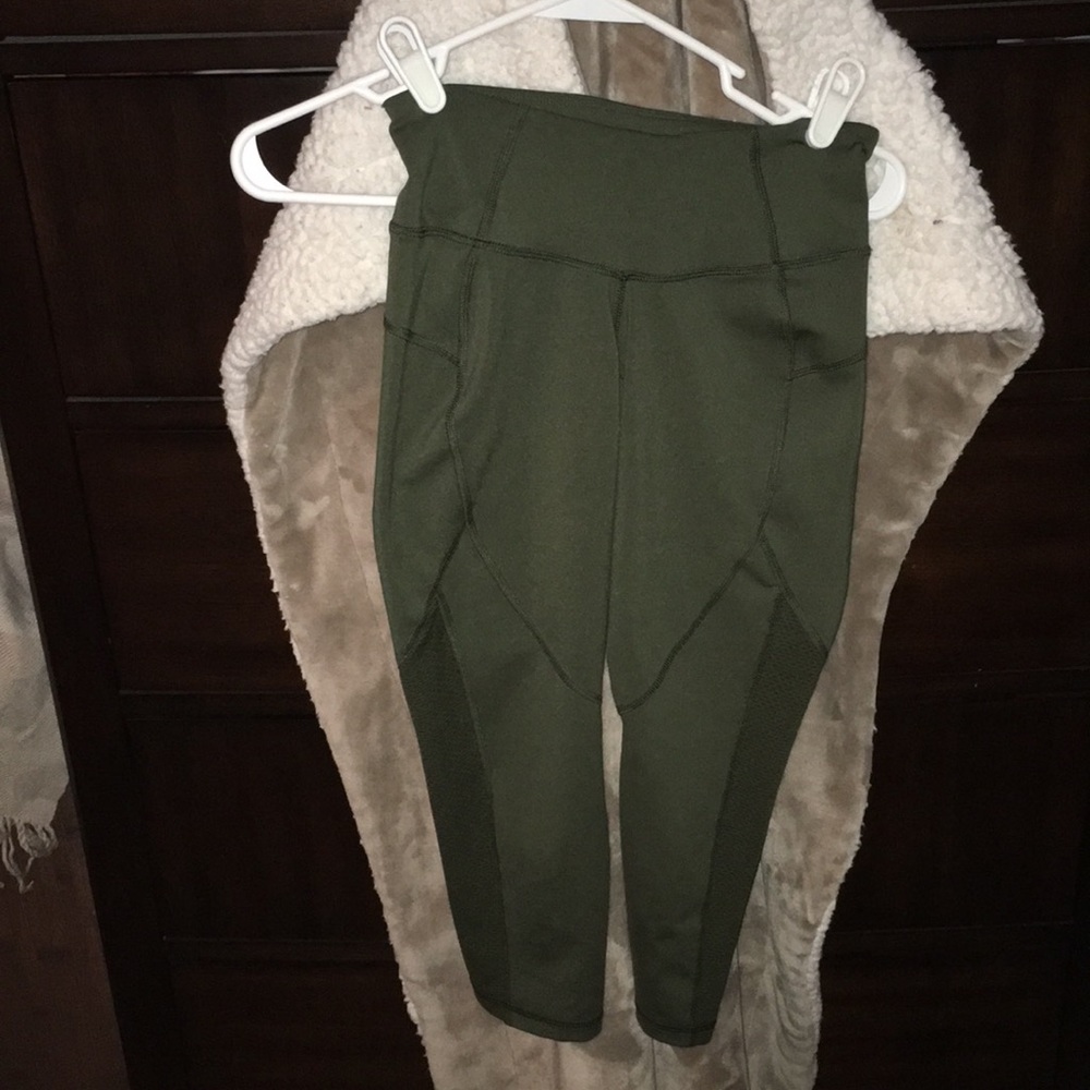 Variety of name brand workout pants. - Picture 7 of 8